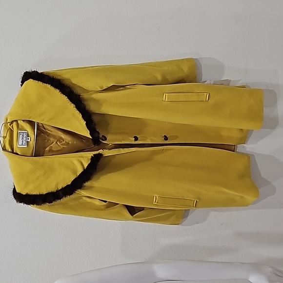 Roma Delana, Wool Coat Jacket with Mink triming yellow Size 16 NWT - Picture 13 of 15